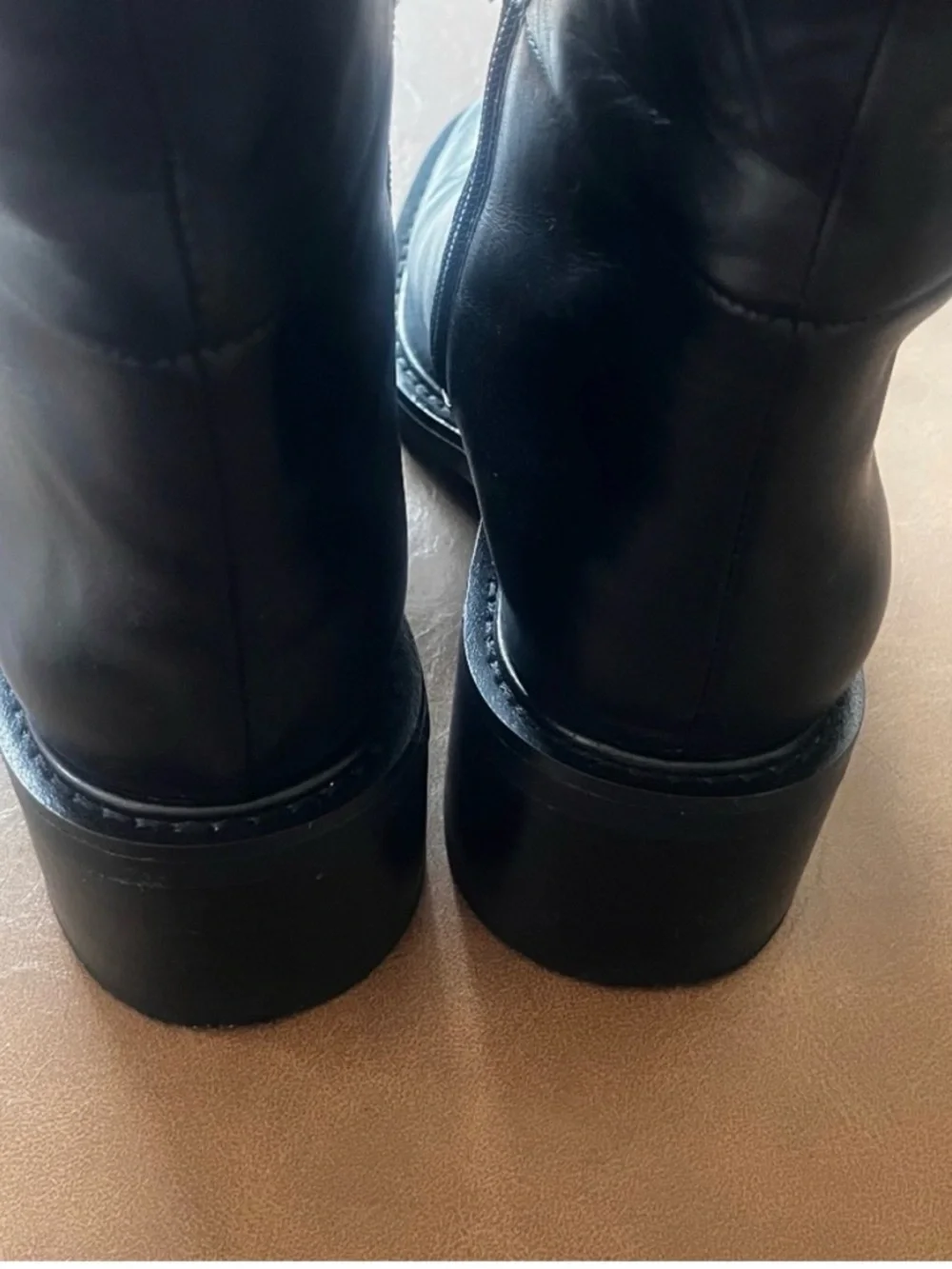 VINCE CAMUTO WOMENS BOOTS SIZE 6